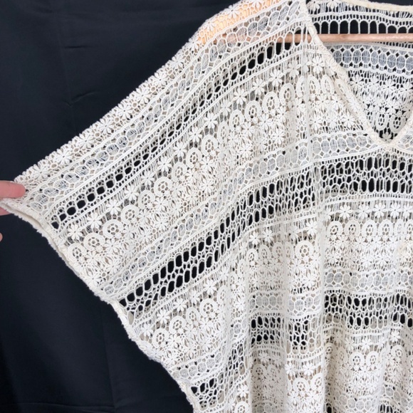 Cabi Womens Top Size Medium Cream Capri Crochet Top Oversized Sheer Boho V Beach - Picture 3 of 11